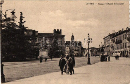 Verona, Piazza Vittorio Emanuele / square (EK)