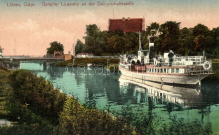 Gizycko, Lötzen; Dampfer Löwentin an der Dampferhaltestelle / steamship 'Löwentin' (cut)