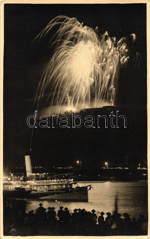 Budapest XI. Citadella, tűzijáték, gőzhajó, éjszaka; Mocsonoky Lajos felvétele, photo