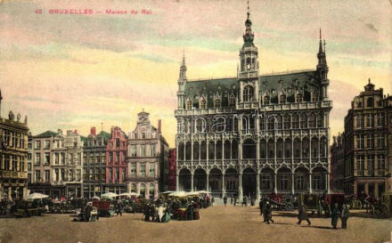 Brussels, Bruxelles; Maison du Roi / King's House, market, horse carriages