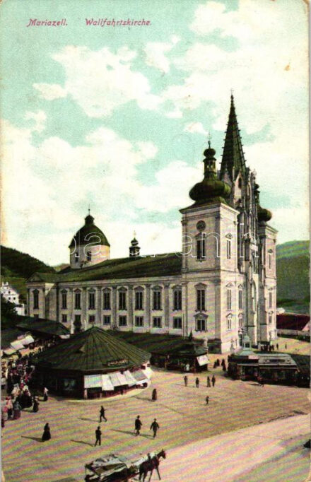 Mariazell, Wallfahrtskirche / church, market buildings, 'Gold & Silber' shop (EK)