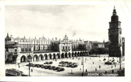 Kraków, Sukiennice / main square, Kraków Cloth Hall, automobiles, tram (EB)