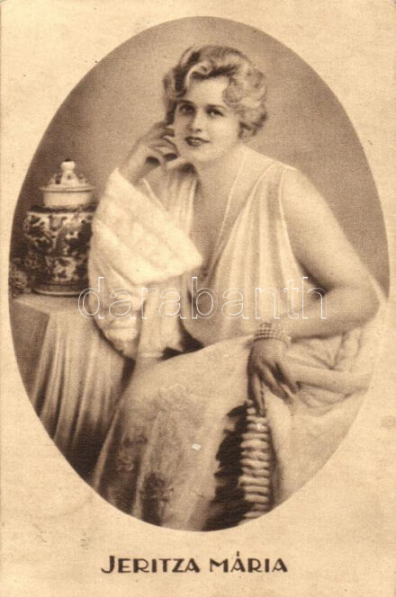 Jeritza Mária, cseh szoprán énekes, kiadja a Színházi Élet/ Maria Jeritza Czech soprano singer (EB)