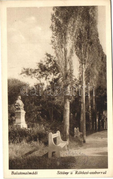 Balatonalmádi, Sétány a Rákóczi-szoborral