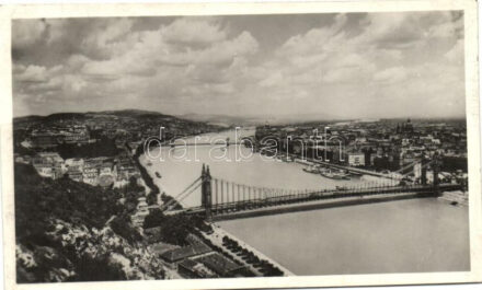 Budapest, kilátás a Gellért-hegyről (EK)