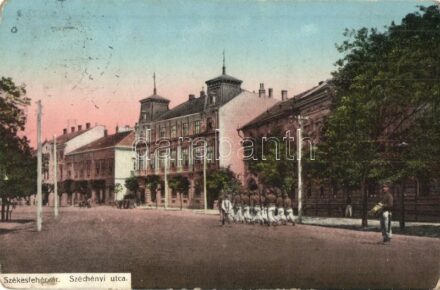 Székesfehérvár, Széchenyi utca, katonák. Melczer Nővérek kiadása (kopott sarkak / worn corners)