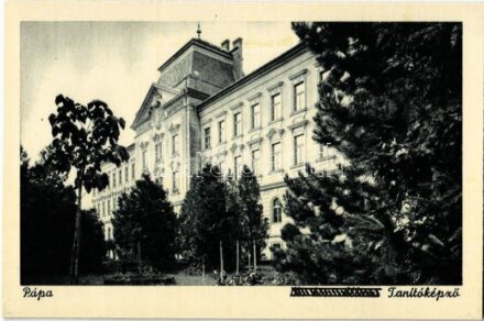 Pápa, Tanítóképző