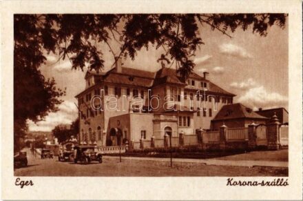 Eger, Korona szálló, automobilok