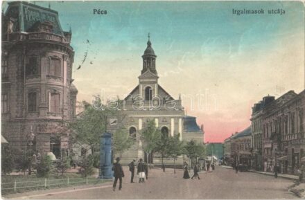 1915 Pécs, Irgalmasok utcája, Központi kávéház, Fodor József, Pogyinecz Károly, Lang H. fia üzlete (kis szakadás / small tear)