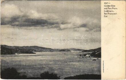 San Francisco (California), Golden Gate and Fort Point, looking in (EB)