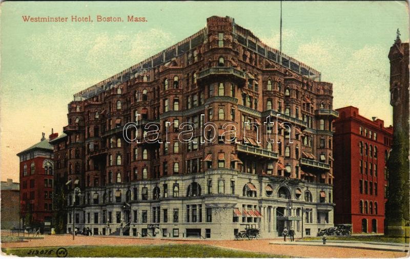 Boston (Massachusetts), Westminster Hotel, horse-drawn carriages (worn corners)