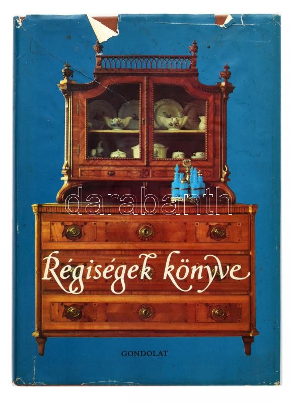 Régiségek könyve. Szerk.: Voit Pál. Bp., 1983, Gondolat. Számos érdekes színes és fekete-fehér képpel. Kiadói egészvászon kötésben, kiadói papír védőborítóban. Szakadozott védőborítóval, néhány helyen foltos borítóval.