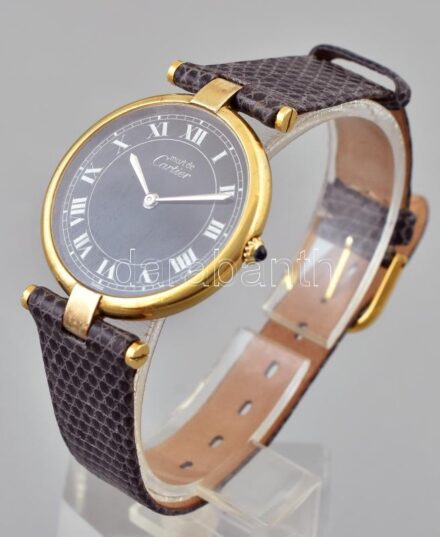 Cartier aranyozott ezüst (Ag) női kvarc karóra. Szép bőr szíjjal, elemmel, működő, jó állapotban d: 28 mm