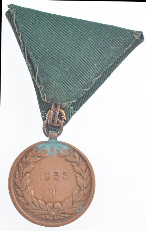 1938. '1938 II.' cserkész emlékérem tábori versenyen elért II. helyért, mellszalagon (29mm) T:2 patina - Image 2
