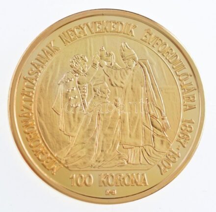 DN 'Magyar aranypénzek utánveretben - Ferenc József jubileumi 100 korona 1907' aranyozott Ag emlékérem tanúsítvánnyal (5,5g/0.999/25mm) T:PP
