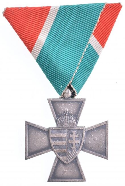 1940. 'Nemzetvédelmi Kereszt / A Hazáért' hadifém kitüntetés mellszalaggal T:2 Hungary 1940. 'National Defense Cross' war metal decoration with ribbon C:XF NMK 442.