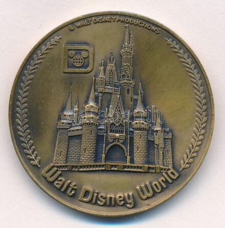 Amerikai Egyesült Államok DN 'Walt Disney World' Br emlékérem eredeti plasztiktokban (38mm) T:1 USA ND 'Walt Disney World' Br commemorative medallion in plastic case (38mm) C:UNC