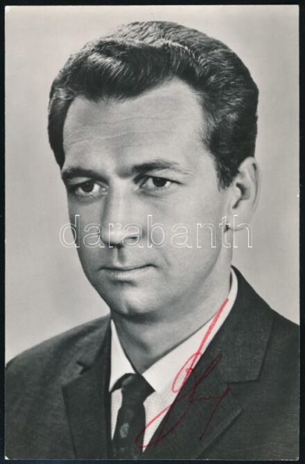 Vitalij Szevasztyjanov (1935-2010) szovjet űrhajós aláírása képeslapon / Signature of Vitaly Sevastyanov (1935-2010) Soviet astronaut on postcard
