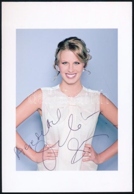 Oroszlán Szonja (1977-) színésznő aláírása az őt ábrázoló képen