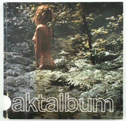 Aktalbum. Az előszót írta: Féjja Sándor. Bp., 1984, Corvina. Kiadói kartonált papírkötésben, kissé kopott borítóval, a gerincen kis javítással, kis sérüléssel.