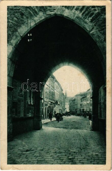 Jihlava, Iglau; Durchblick durch das Frauentor in die Frauengasse / gate, street view (tear)