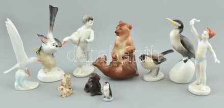 Vegyes porcelán figuratétel (11db), Hollóházi, Aquincum, jelöletlen, kopott, apró lepattanások. Vegyes méretben.
