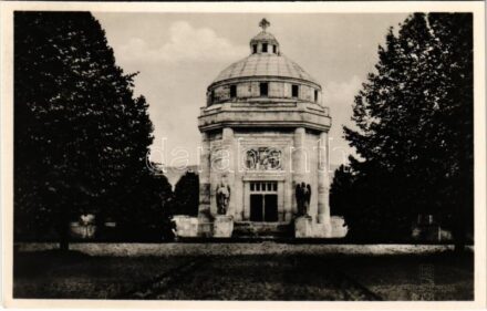Krasznahorkaváralja, Krásnohorské Podhradie; Andrássy mauzóleum. Fuchs József kiadása / mausoleum