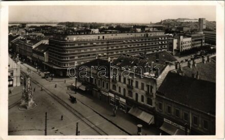 1943 Újvidék, Novi Sad; Látkép, Teokárovity Vlado és Társa, Nagy Győző üzlete, Szentháromság szobor / street view, shops, Holy Trinity statue (EK)