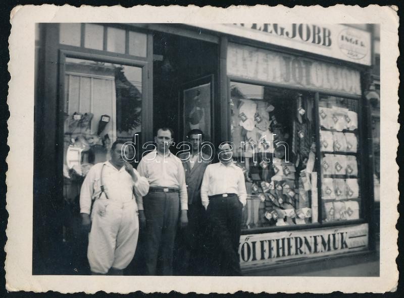 1938 Sopron, fehérnemű üzlet, fotó, 6×9 cm