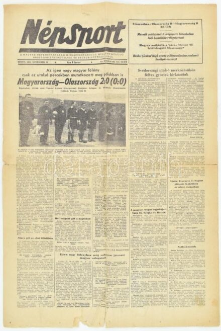 1955 Népsport XI. évf. 234. sz., 1955. nov. 28., a címlapon Magyarország (Aranycsapat) - Olaszország (2:0) labdarúgó-mérkőzés hírével, sérüléssel