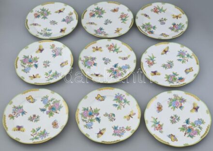 Herendi Viktória mintás 9db lapostányér d:25,5cm, kézzel festett, kosaras nyomott porcelán, jelzett, kopásnyomokkal.