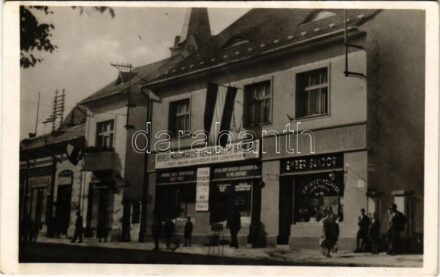 Huszt, Chust, Khust; Bereg-Máramarosi Kereskedelmi Bank, Magyar zászló, Ember Sándor üzlete / bank, HUngarian flag, shop