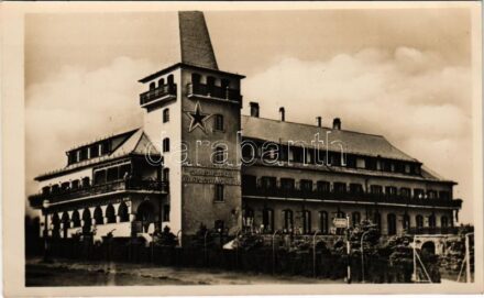 Budapest XII. Svábhegy (Szabadság-hegy), Vörös Csillag üdülő, Magyar Közlekedési Alkalmazottak Szabad Szakszervezete. Művészeti Alkotások