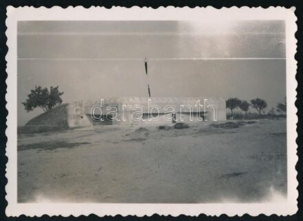 cca 1942 Rozsnyó, bunker, hátoldalon feliratozott fotó, 6×8,5 cm
