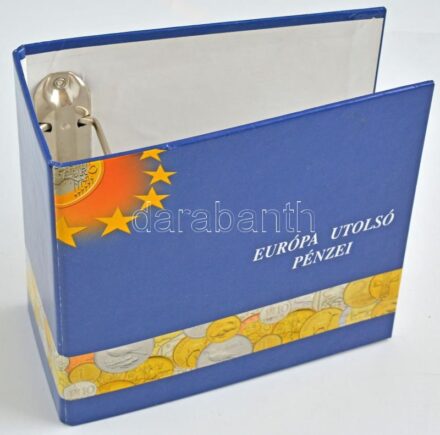 'Európa utolsó pénzei' gyűrűs érmetartó album, berakólapok nélkül. Használt, jó állapotban. 'Europe's last coins' coin holder album without sheets. Used, in good condition.