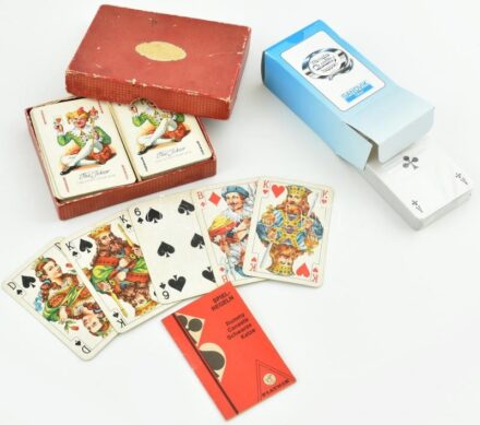 4 pakli franciakártya, römikártya (régebbi Piatnik, ill. bontatlan), eredeti dobozukban