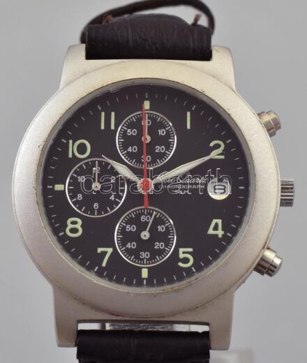 Osco férfi karóra, quartz szerkezettel, analóg kijelzős, flyback kronográf funkcióval, működik, kopott, karcos, bőr szíjjal, d: 37mm