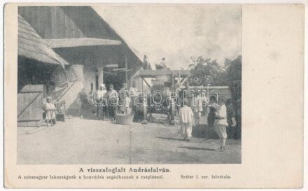 Andrásfalva, Maneuti (Bukovina, Bukowina); A visszafoglalt Andrásfalván. A színmagyar lakosságnak a honvédek segédkeznek a cséplésnél. Sréter I. ezredes felvétele. A 'Fokos' 19-es frontújság képeiből / WWI Austro-Hungarian K.u.K.