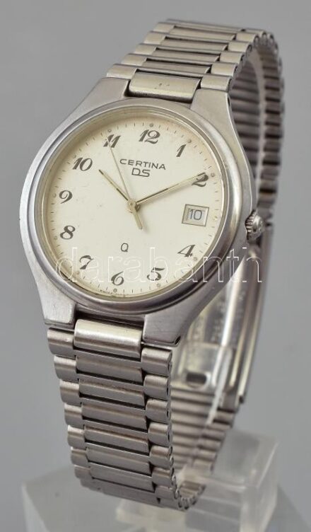 CERTINA DS férfi karóra, quartz szerkezettel, analóg kijelzős, dátumkijelzős, fémszíjjal, működik, kopott, karcos, működik, d: 34mm