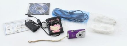 Canon 5 MP digitális mini fényképezőgép, minden tartozékával, Hello Kitty tokkal