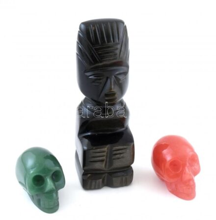 3db faragott ásvány, obszidián figura, kvarc koponyák, m:4és12cm