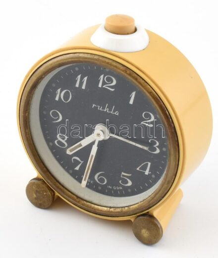 Vintage Ruhla márkájú ébresztőóra, mechanikus szerkezet, celuloid ház, analóg kijelzős. Működik, m:9cm