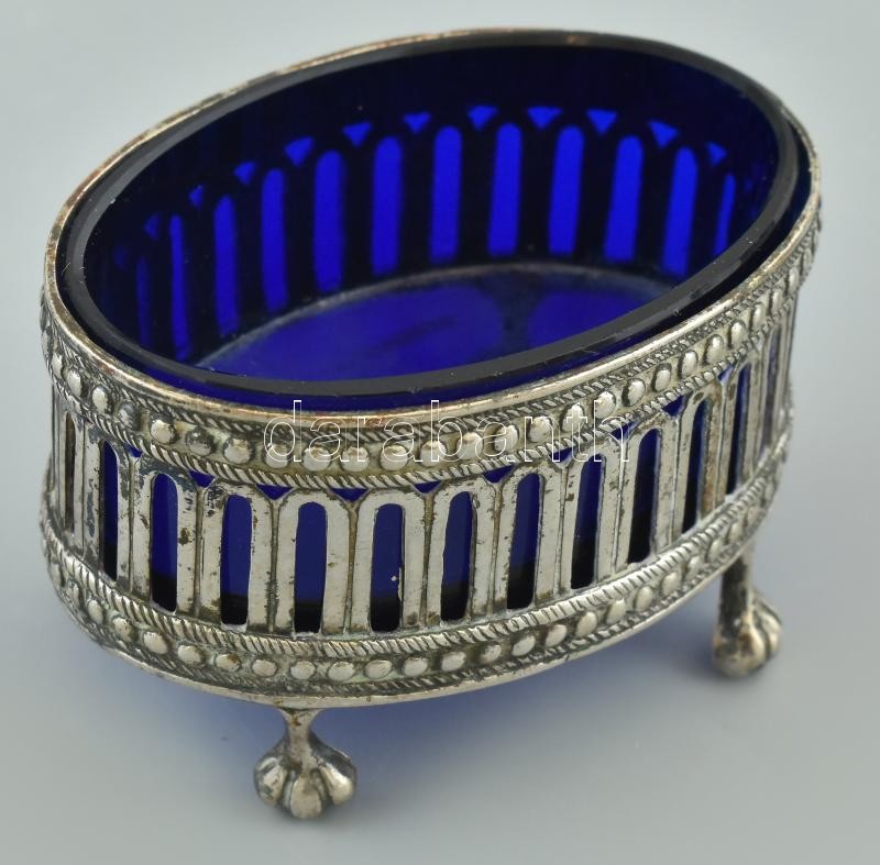 Ezüstözött fém fűszertartó kék üvegbetéttel, jelzés nélkül, kopott. m: 5cm