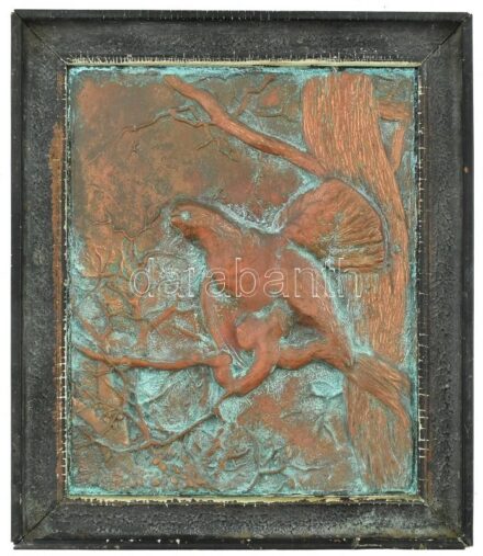 Sasmadárt a fán ábrázoló réz dombormű, fa keretben 20x24 cm