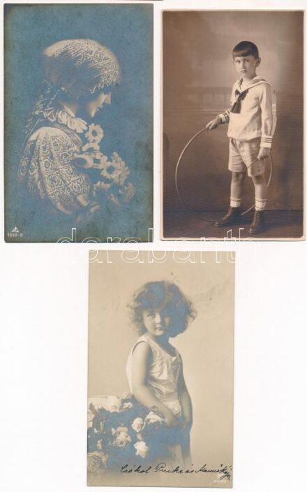 15 db RÉGI fotó vegyes témában: gyerekek, kiállítás, Angolpark, újév, filmforgatás, család) / 15 pre-1945 photos: children, expo, New Year, family)