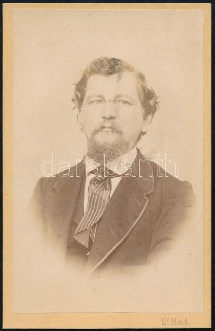 cca 1880 Férfiportré, keményhátú fotó Dr. Heid bécsi műterméből, 10×6 cm