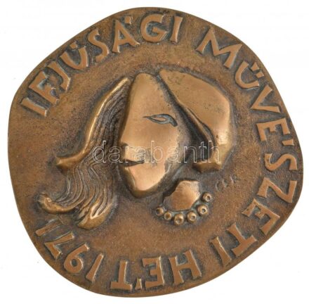 Csíkszentmihályi Róbert (1940-) 1971. 'Ifjúsági Művészeti Hét 1971' Br egyoldalas plakett eredeti dísztokban (~85mm) T:2