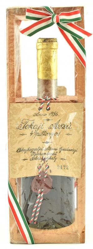 1956 Tokaji Aszú 4 puttonyos muzeális fehérbor bontalan palackkal, fa díszcsomagolásban