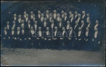 1925 A 'Budai Dalárda' Olaszországban járt válogatott csapata. 8,7x13,9cm, sarkainál hajtásnyomok.