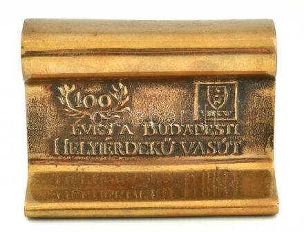 1987 100 éves a Budapesti Helyiérdekű Vasút, bronz síndarab formájú szobor, jelzett, 10,5x7,5x6,5 cm